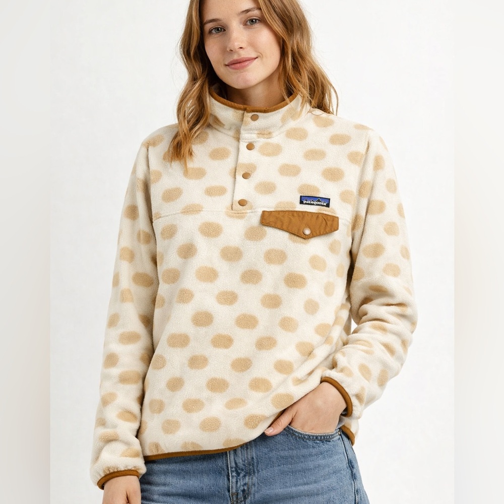 Patagonia Synchilla Cream and Tan Polka Dot Pull Over Sweater